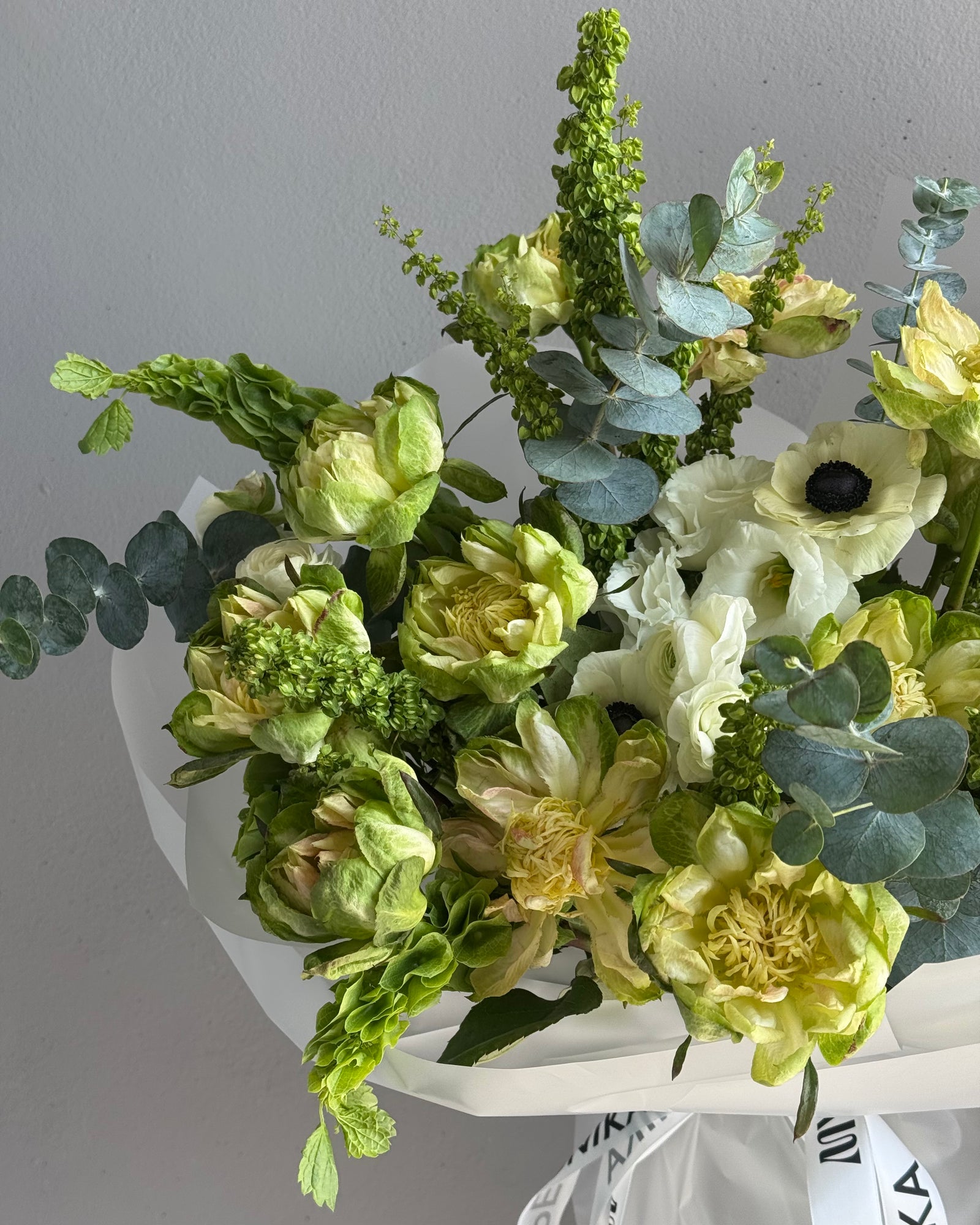 Bouquet "Greens &amp; Dreams" - Bells , veggie roses, lisianthus