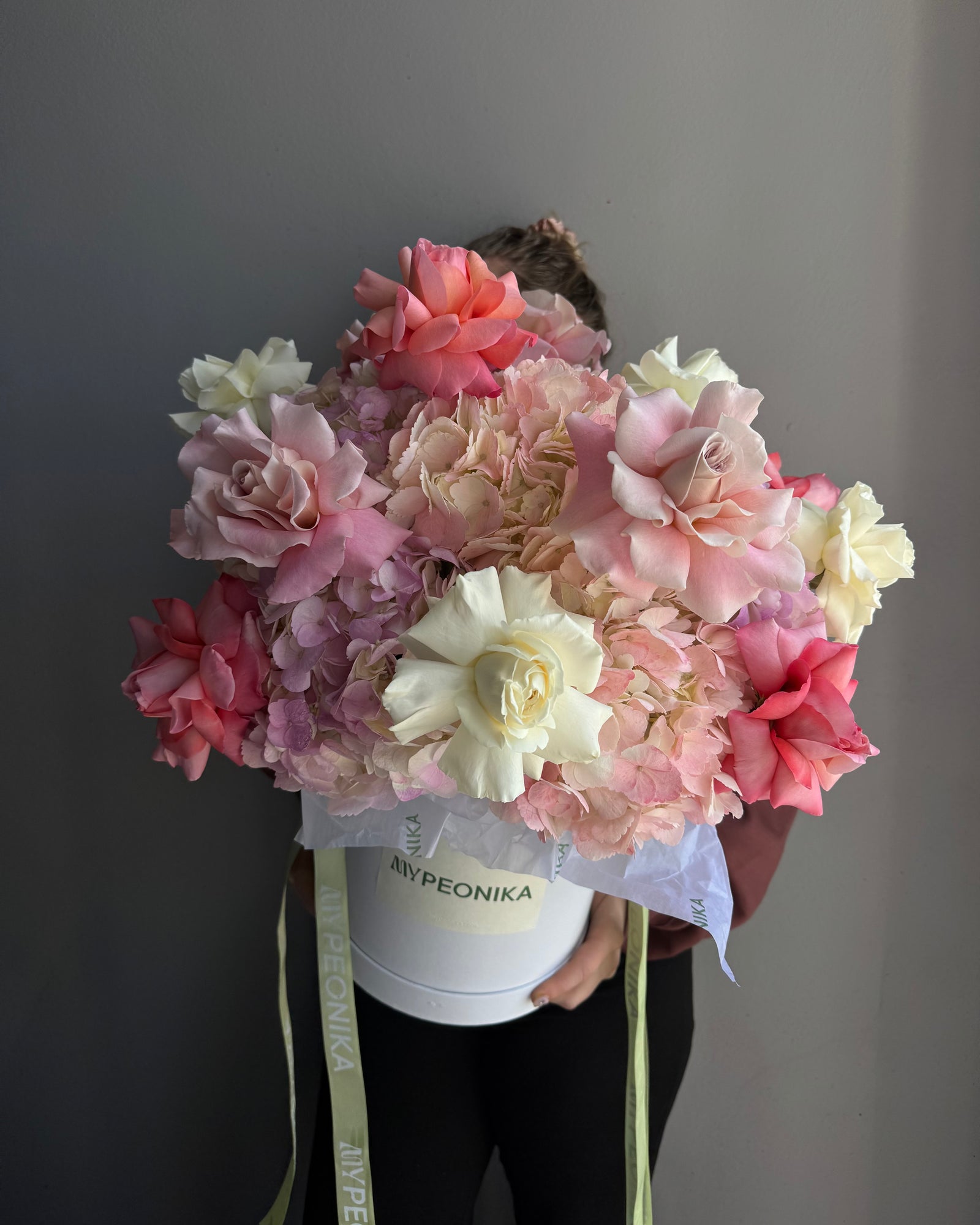 Flower Box "French Kiss" - Hydrangeas , French roses