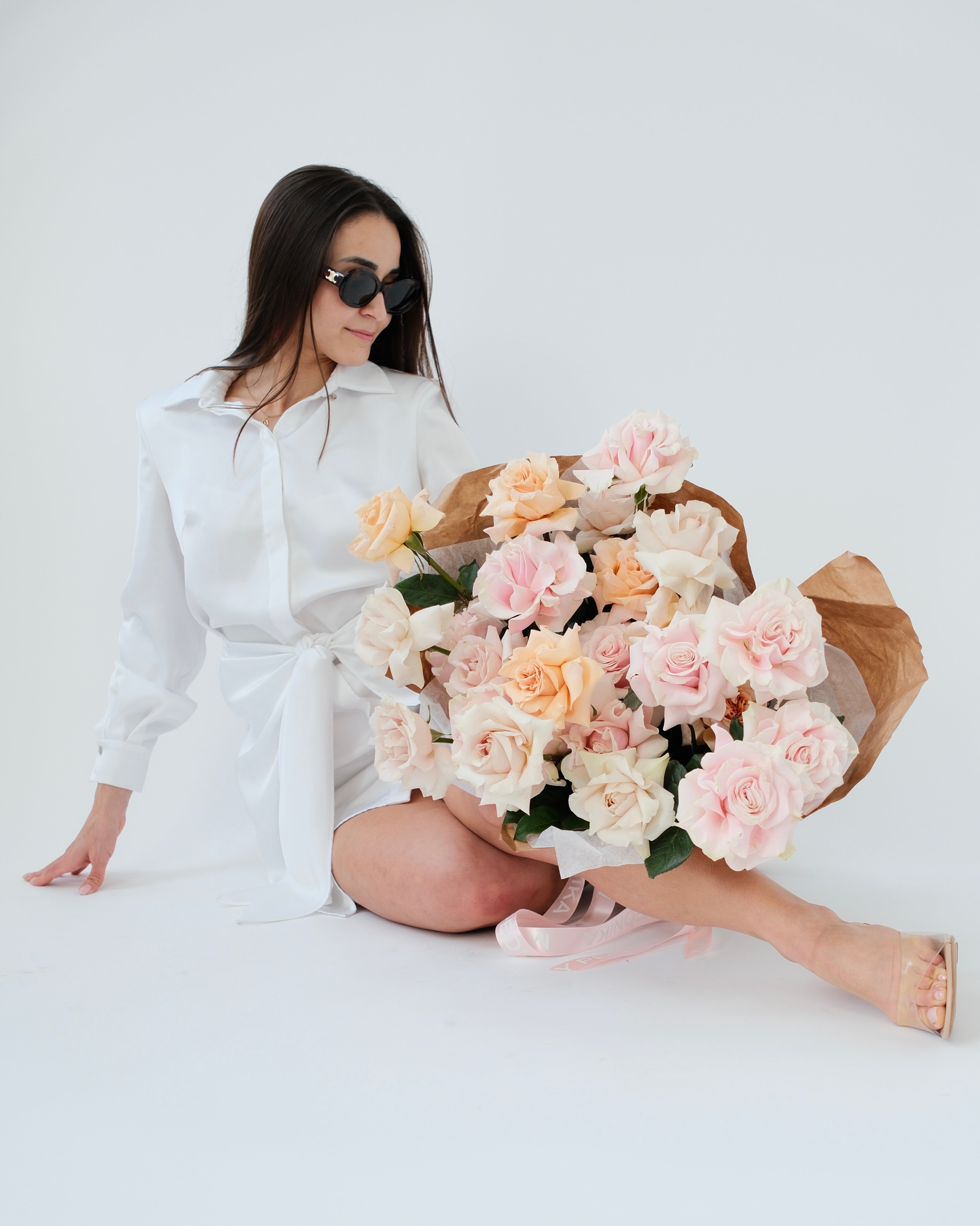 Bouquet “Lovin on me” - 2 dozen roses