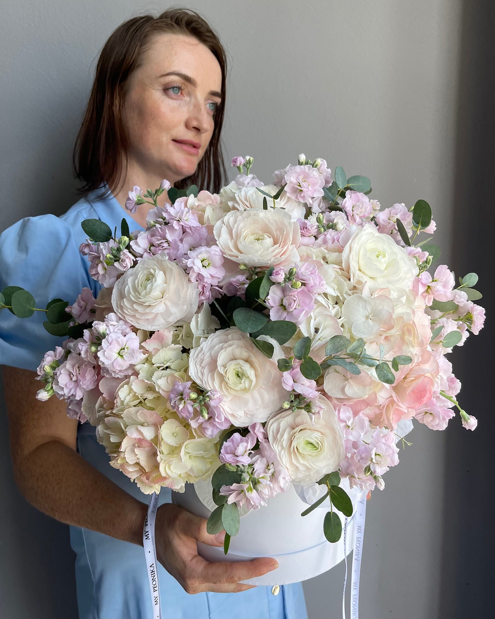 Flower box "Too sweet" - ranunculuses, hydrangeas