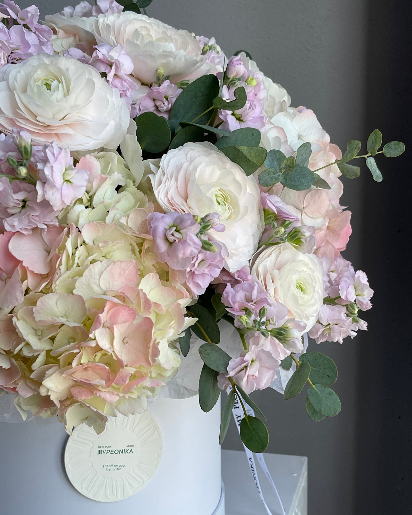 Flower box "Too sweet" - ranunculuses, hydrangeas