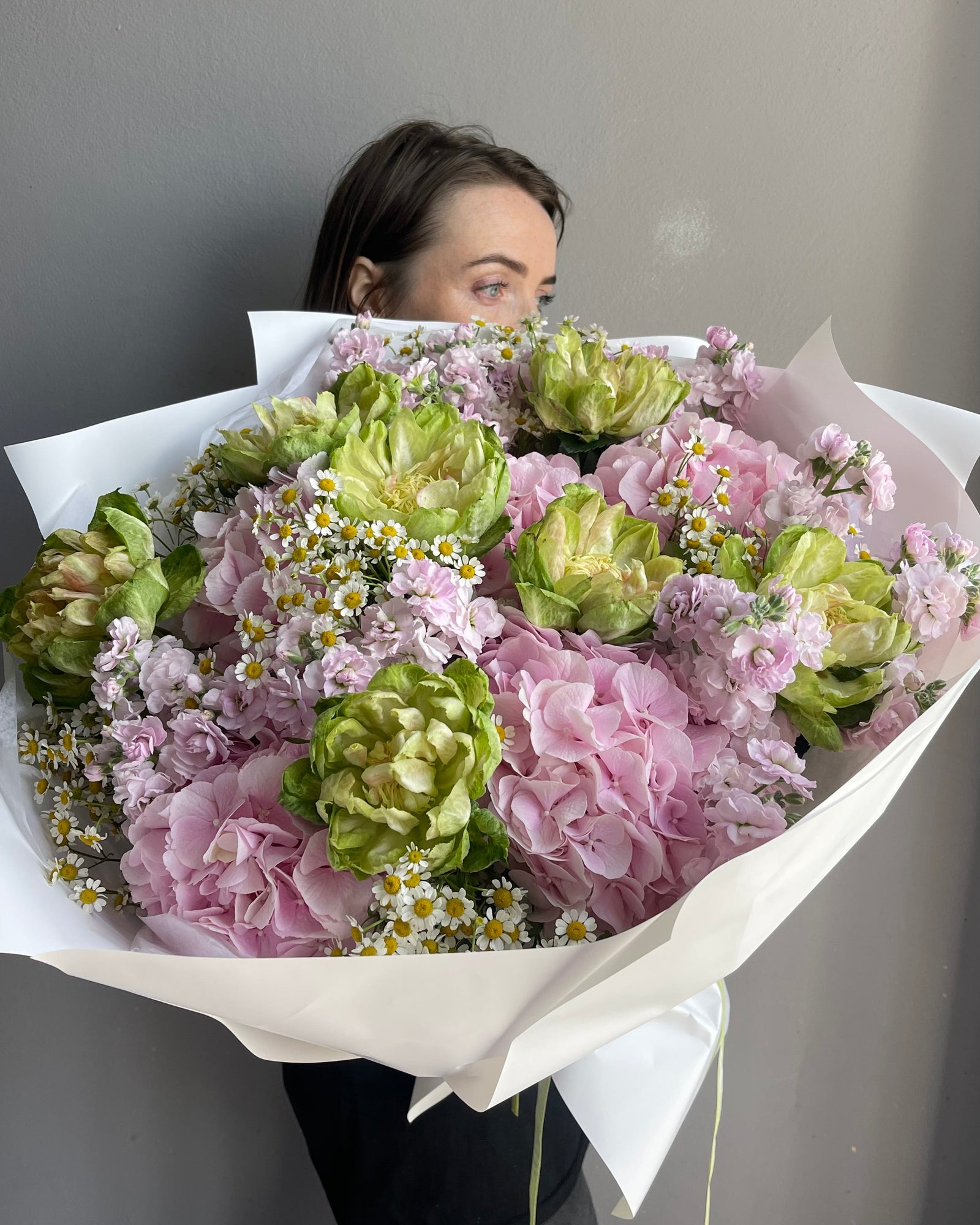 Bouquet “BLOOMTINI” - roses, hydrangeas, chamomiles
