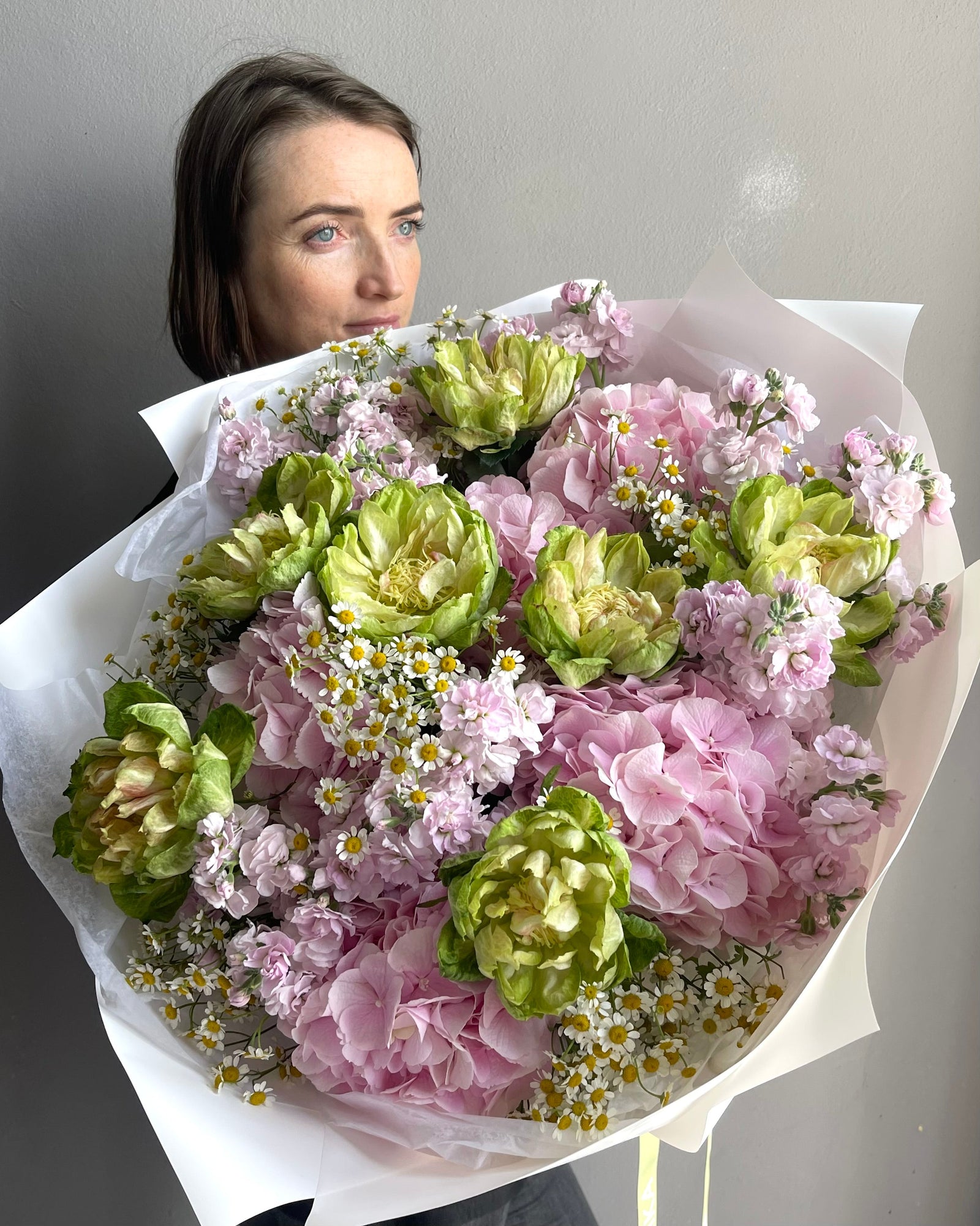 Bouquet “BLOOMTINI” - roses, hydrangeas, chamomiles