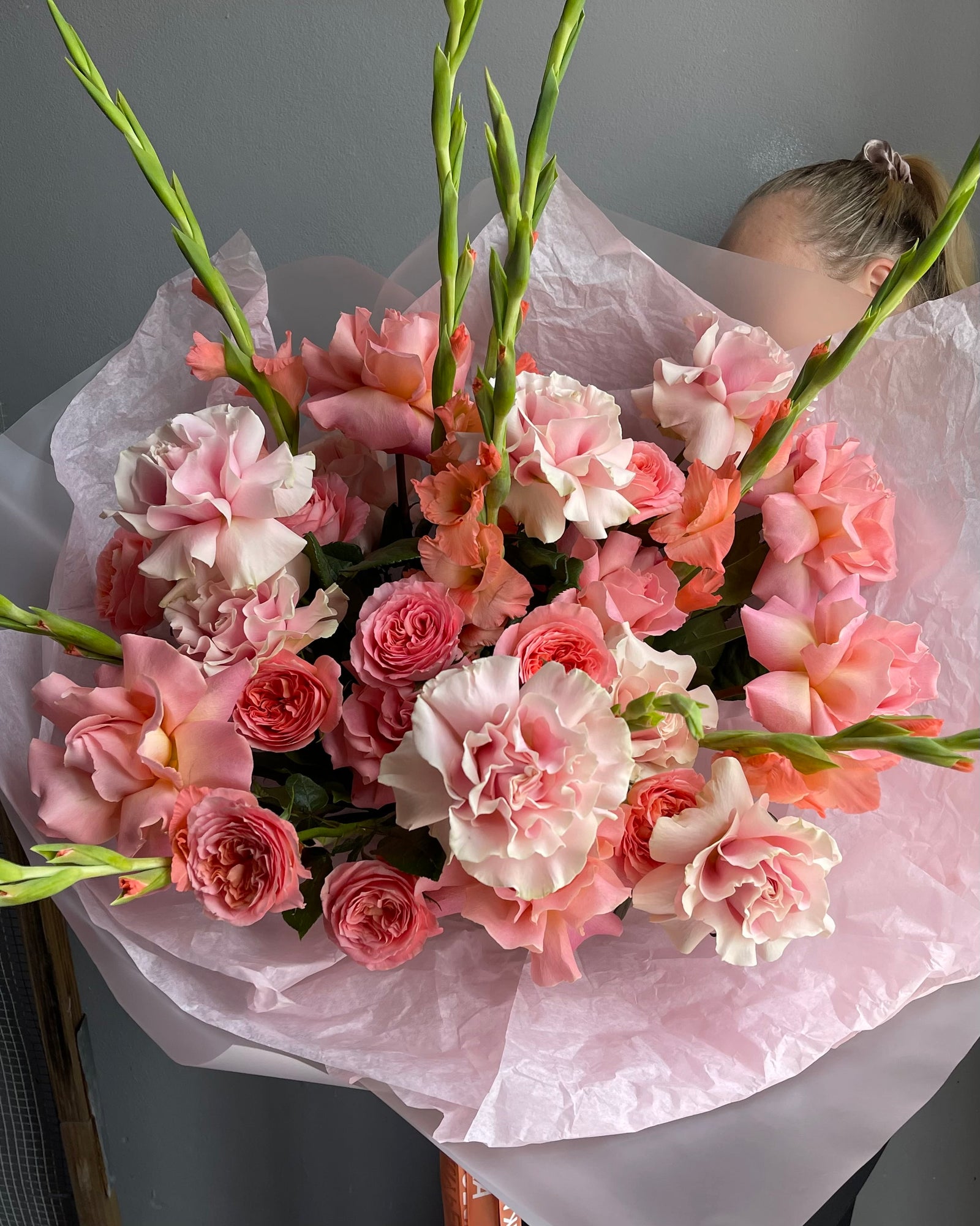 Bouquet ‘Blush Horizon’ - garden and French roses, gladioluses