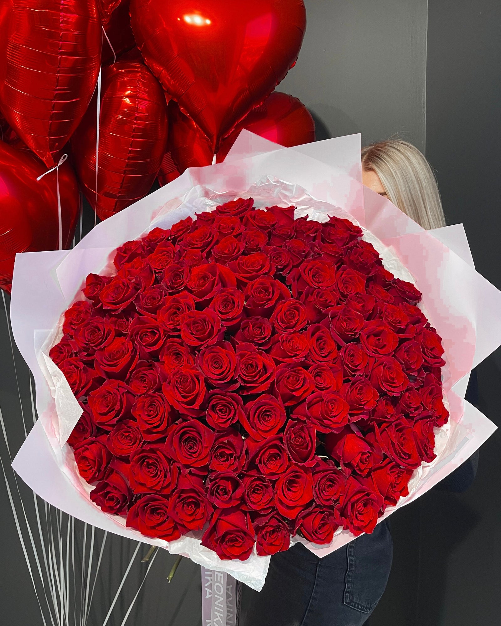 Bouquet "Explorer" - red roses