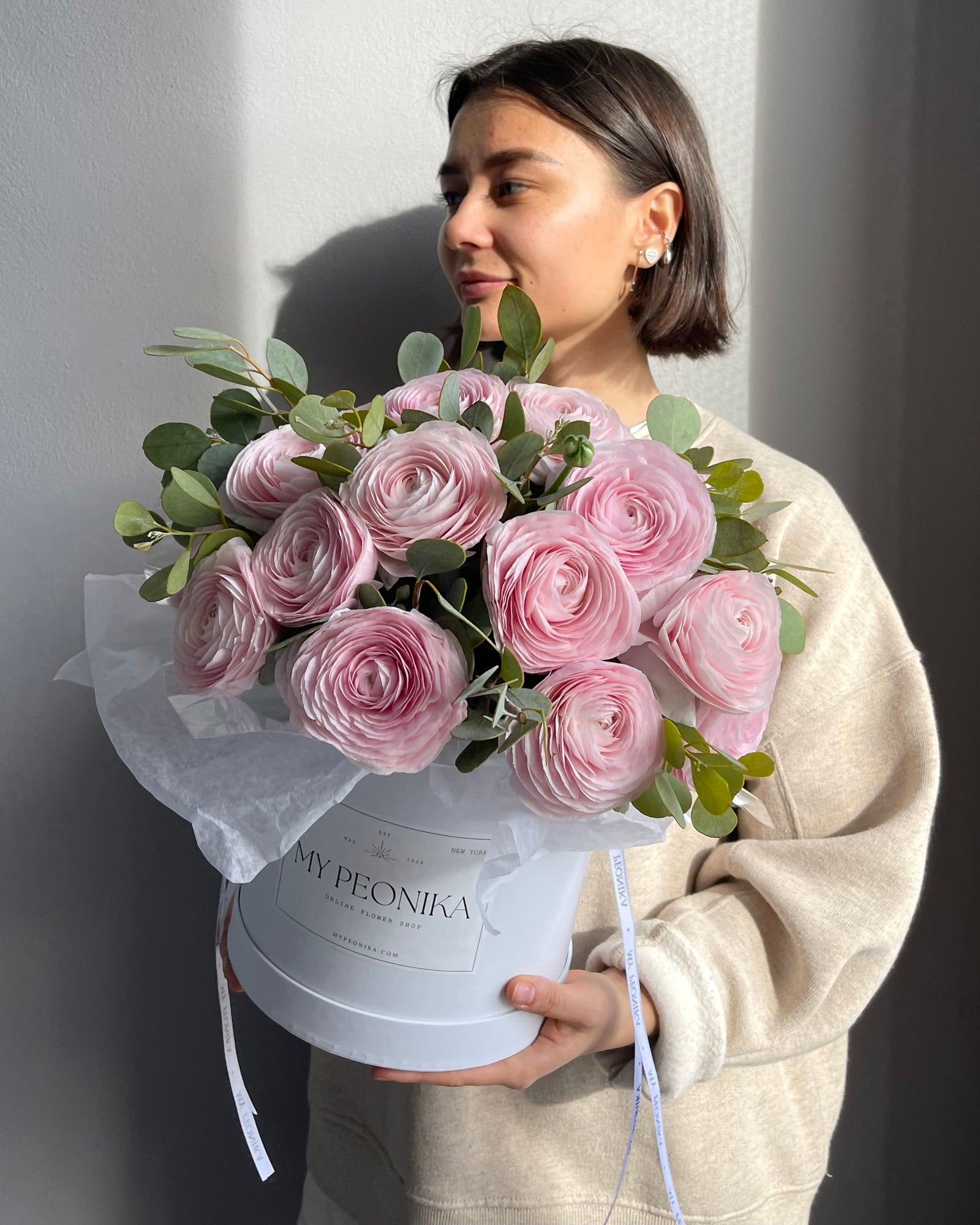 Flower Box "Ranunculus Hanoi &amp; Eucalyptus"