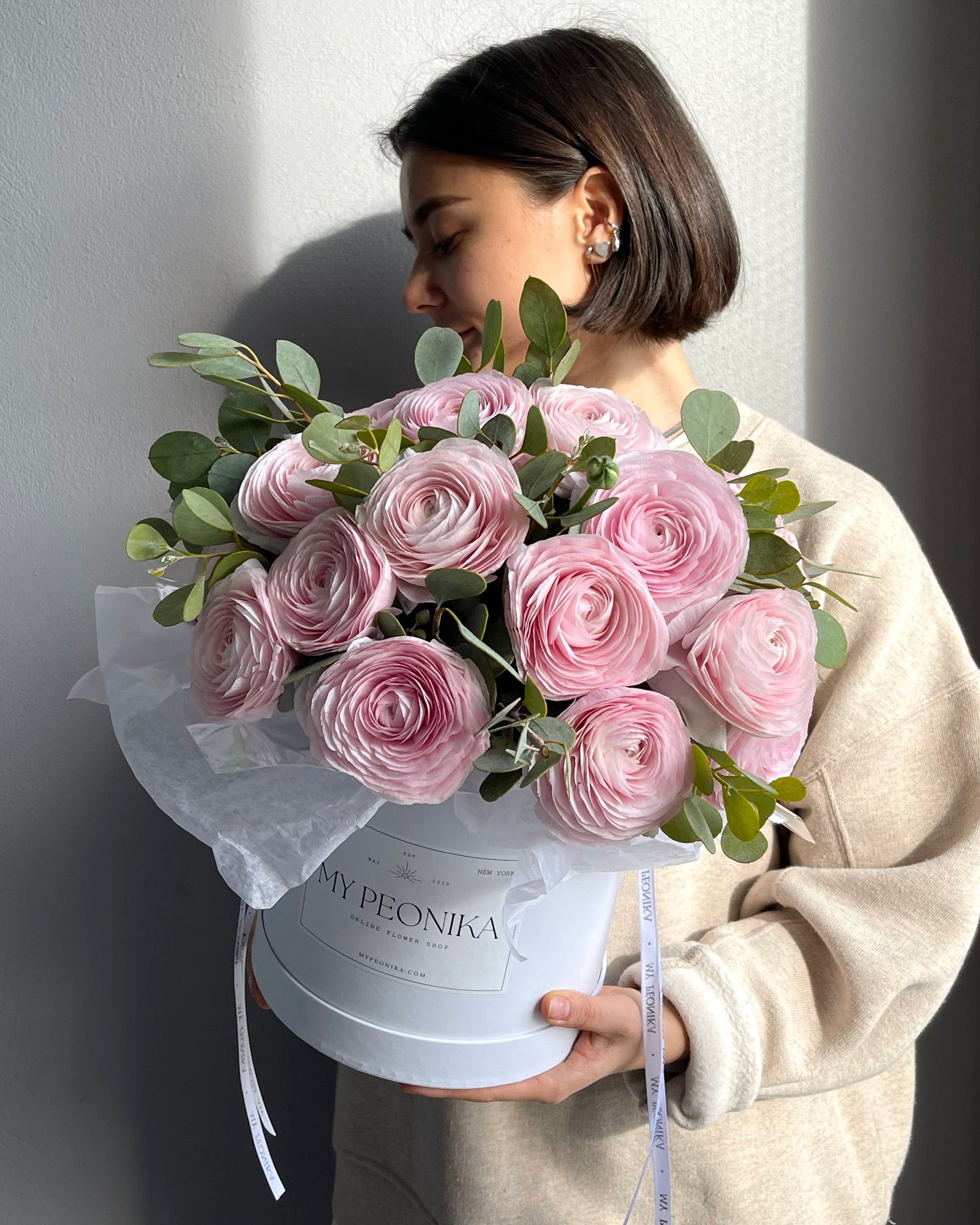 Flower Box "Ranunculus Hanoi &amp; Eucalyptus"