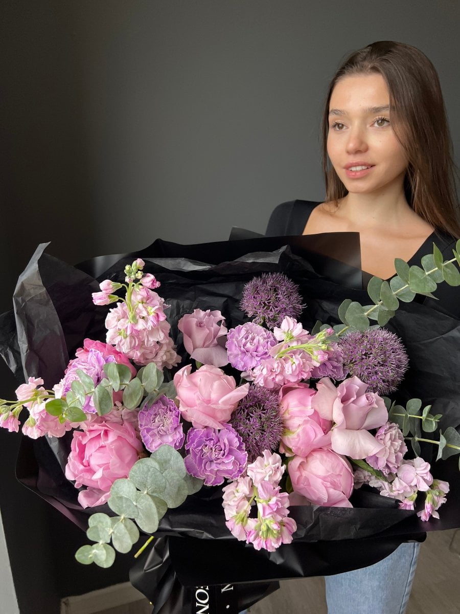 Bouquet "Midnight Whispers" - My Peonika Flower Shop