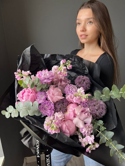 Bouquet "Midnight Whispers" - My Peonika Flower Shop