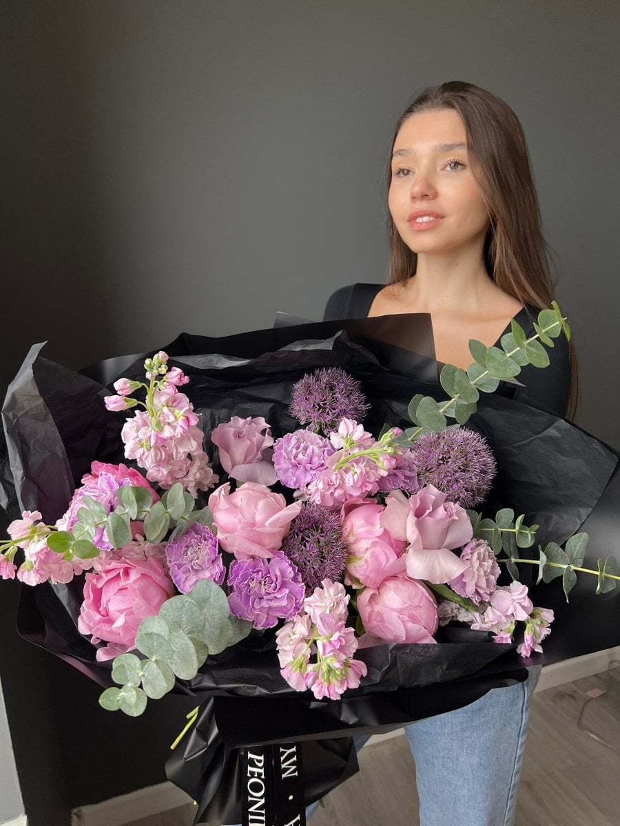 Bouquet "Midnight Whispers" - My Peonika Flower Shop