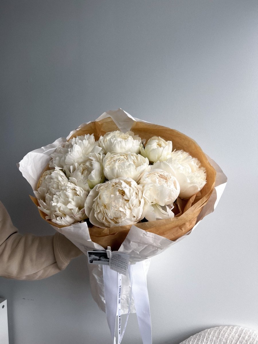 Bouquet of Peonies "Bowl of Cream" - My Peonika Flower Shop