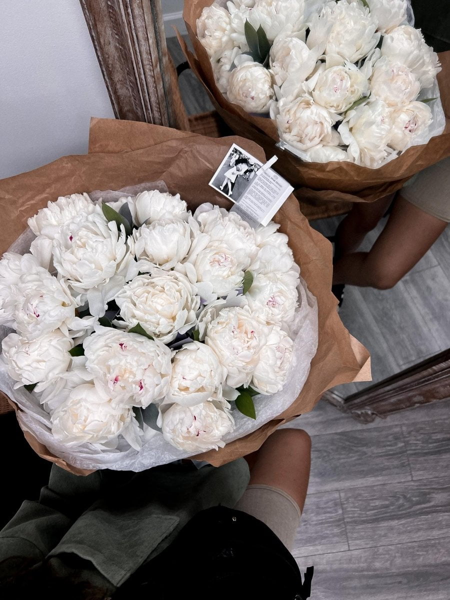 Bouquet of Peonies "White Cloud" - My Peonika Flower Shop