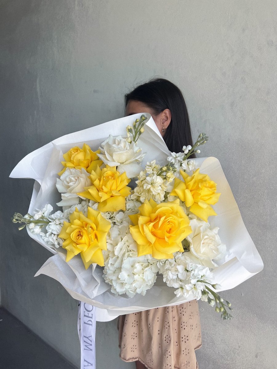Flower Arrangement “Festive Winter Harmony” – My Peonika Flower Shop