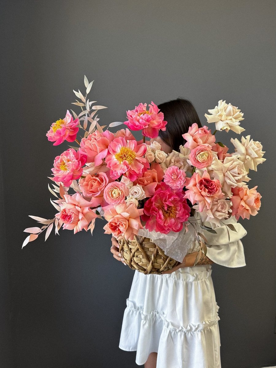 Flower Basket "Golden Hour" - My Peonika Flower Shop