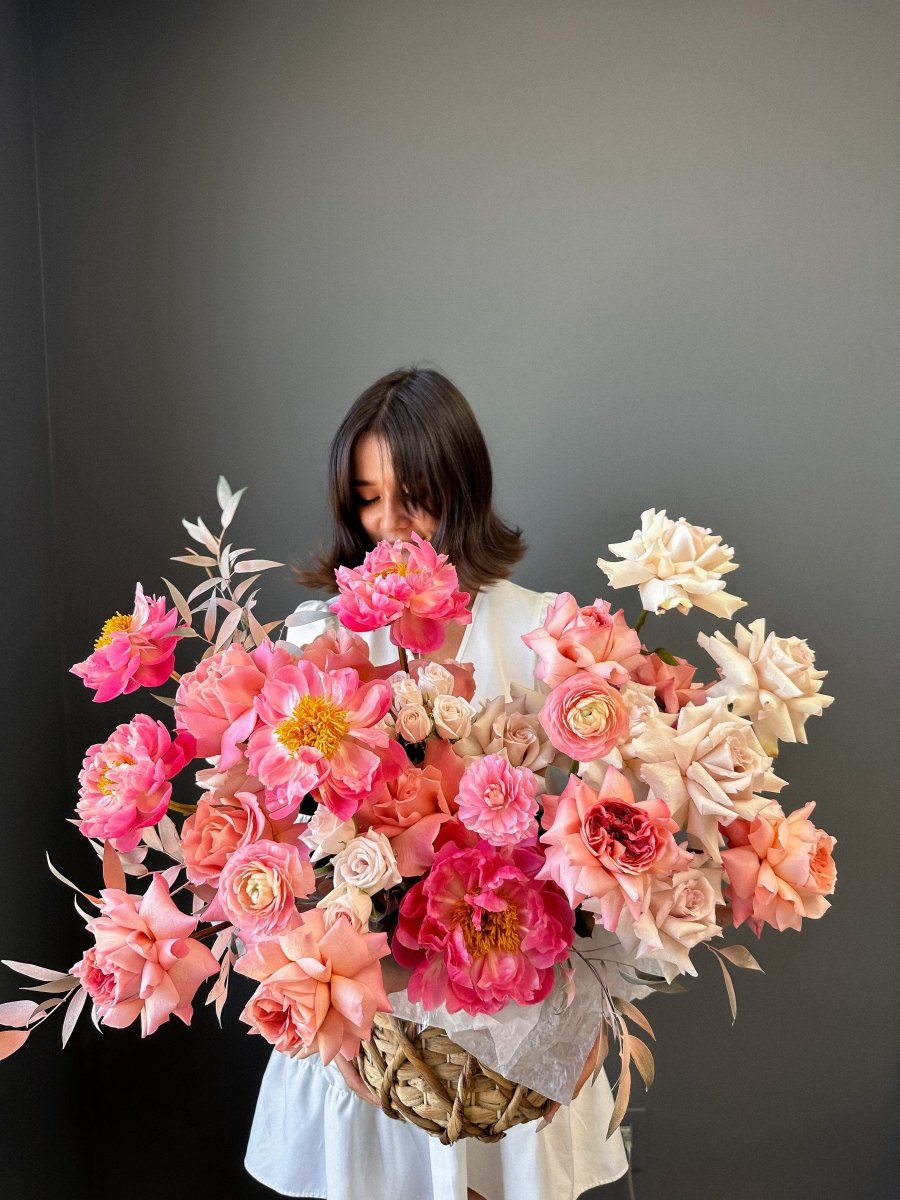 Flower Basket &quot;Golden Hour&quot; - My Peonika Flower Shop
