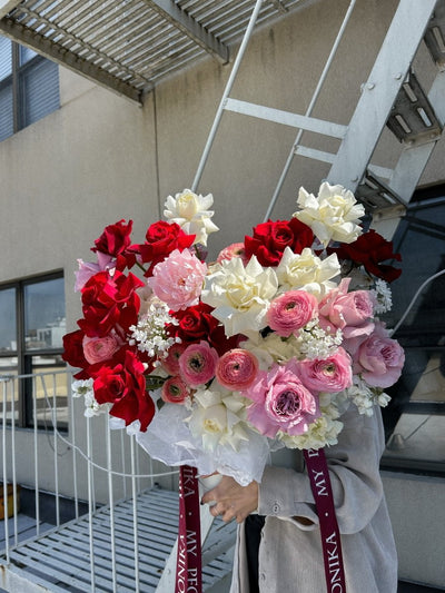 Flower Box "Graceful Charm" - My Peonika Flower Shop