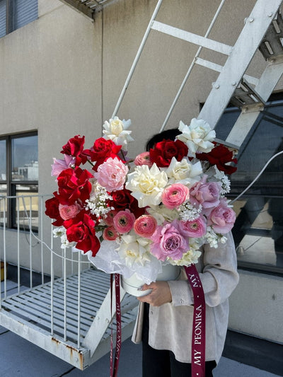 Flower Box "Graceful Charm" - My Peonika Flower Shop