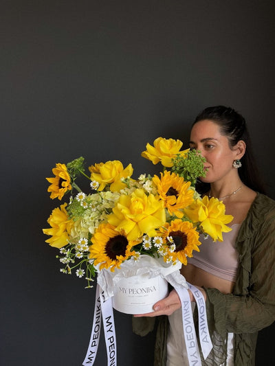Flower Box "Yellow Submarine" - My Peonika Flower Shop