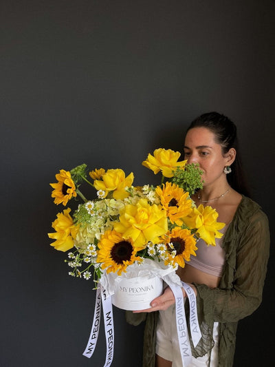 Flower Box "Yellow Submarine" - My Peonika Flower Shop