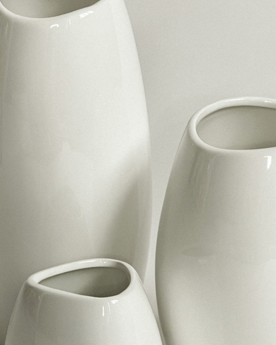 White minimalist decorative vase for flowers - My Peonika Flower Shop